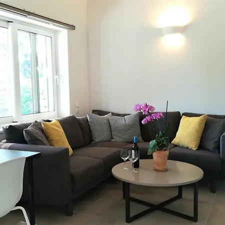 Kommeno Cottage *